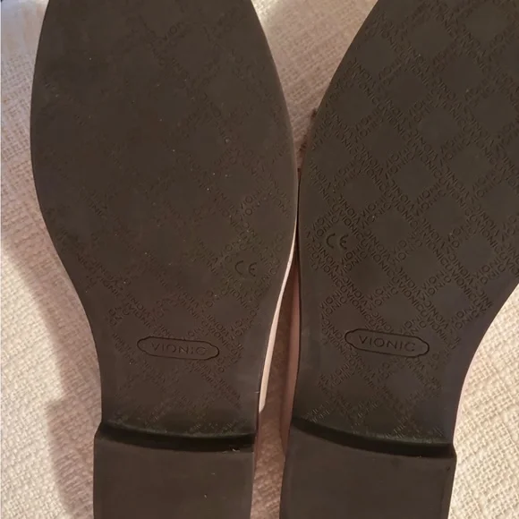 Vionic Reagan Mules with Tassels - Picture 3 of 3